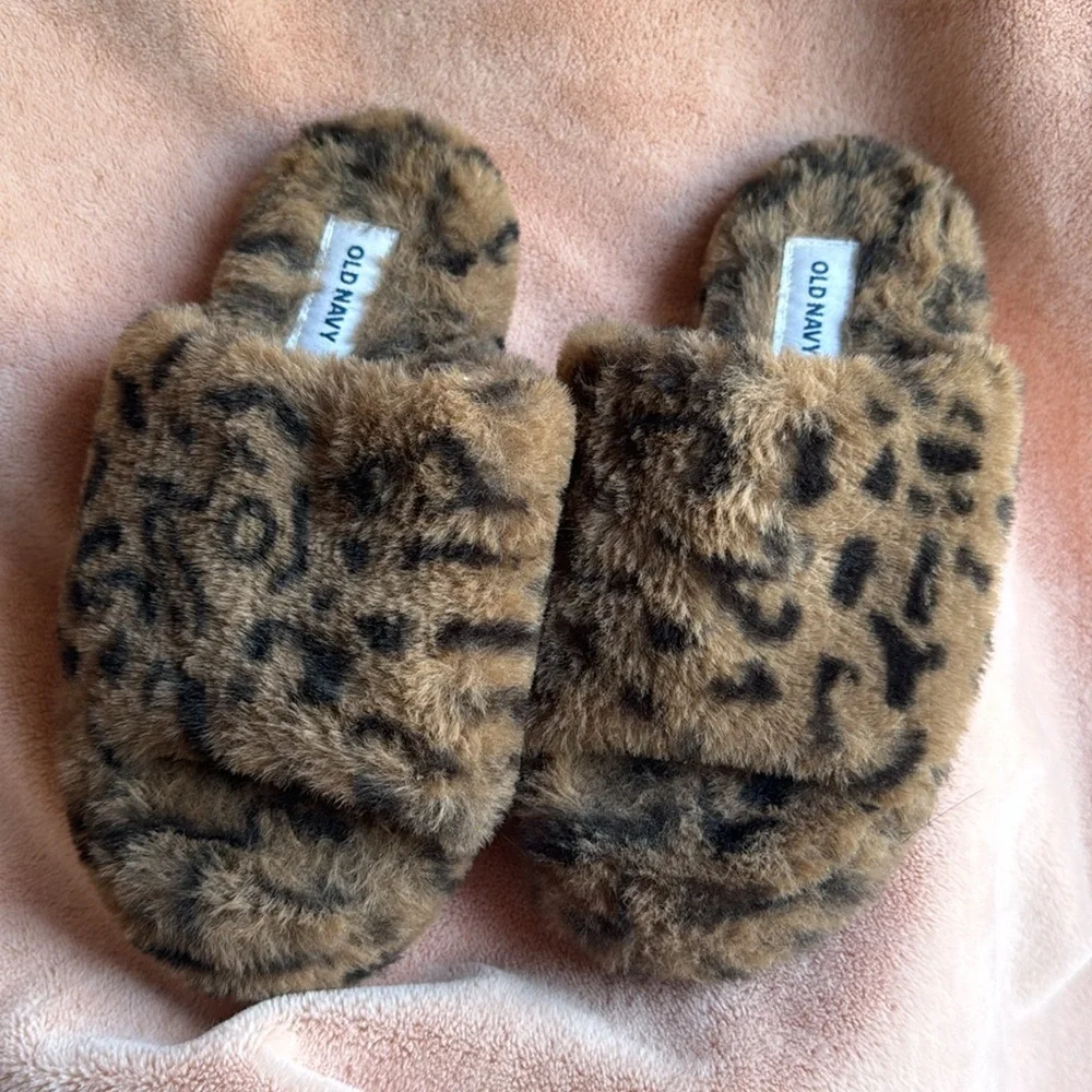 Girls Slippers Size 1-2
